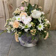 A Mother&#39;s Day Pastel Hatbox (Florist Choice)